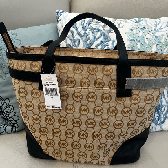 Michael Kors Millbrook Tote Brand NWT - Picture 1 of 14